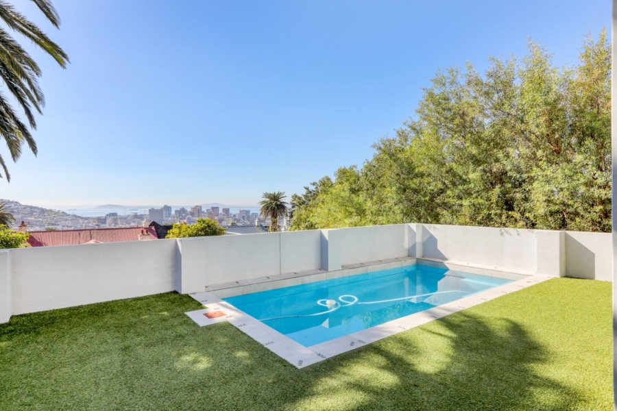 4 Bedroom Property for Sale in Oranjezicht Western Cape